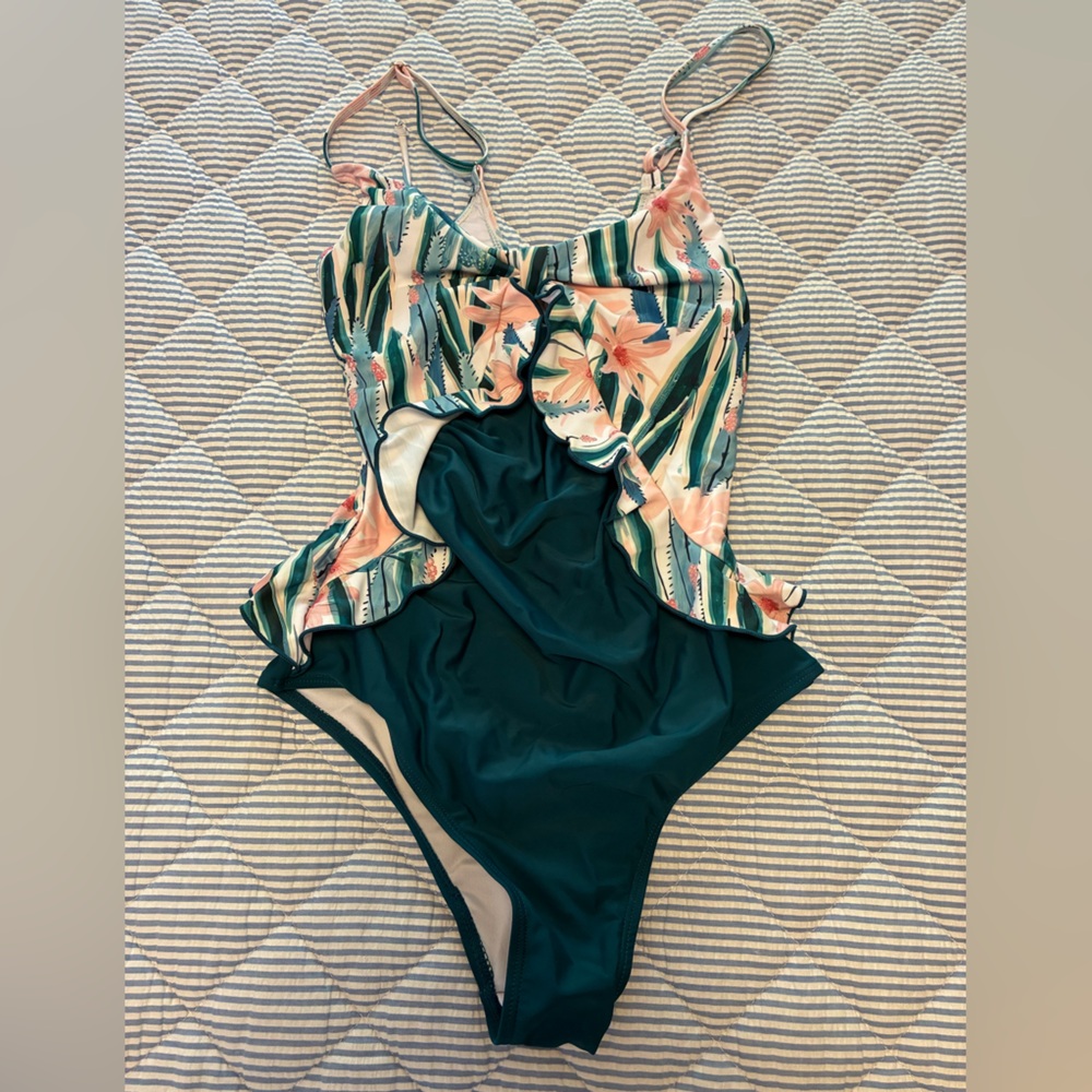 Tropical Print Ruffle maternity swimsuit